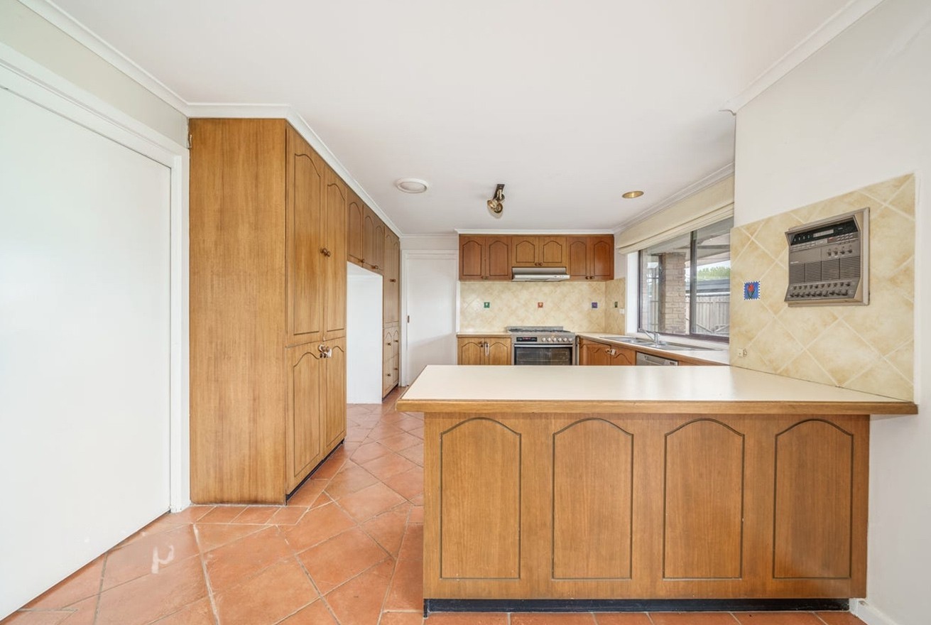 9 Linda Court, Werribee, VIC 3030, Werribee - Thumbnail 4