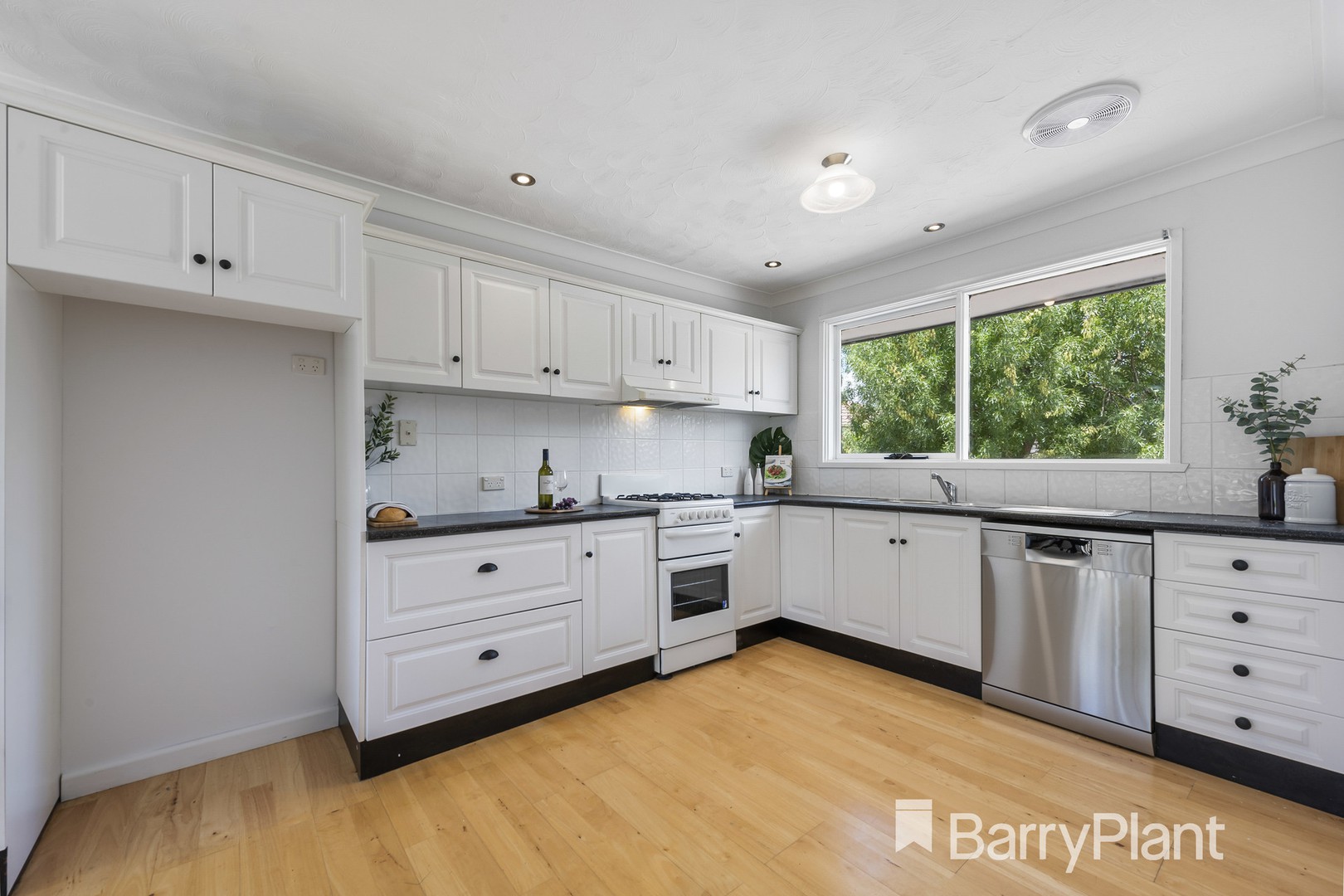 9 Linlithgow Way, Melton West, VIC 3337, Melton West - Thumbnail 6