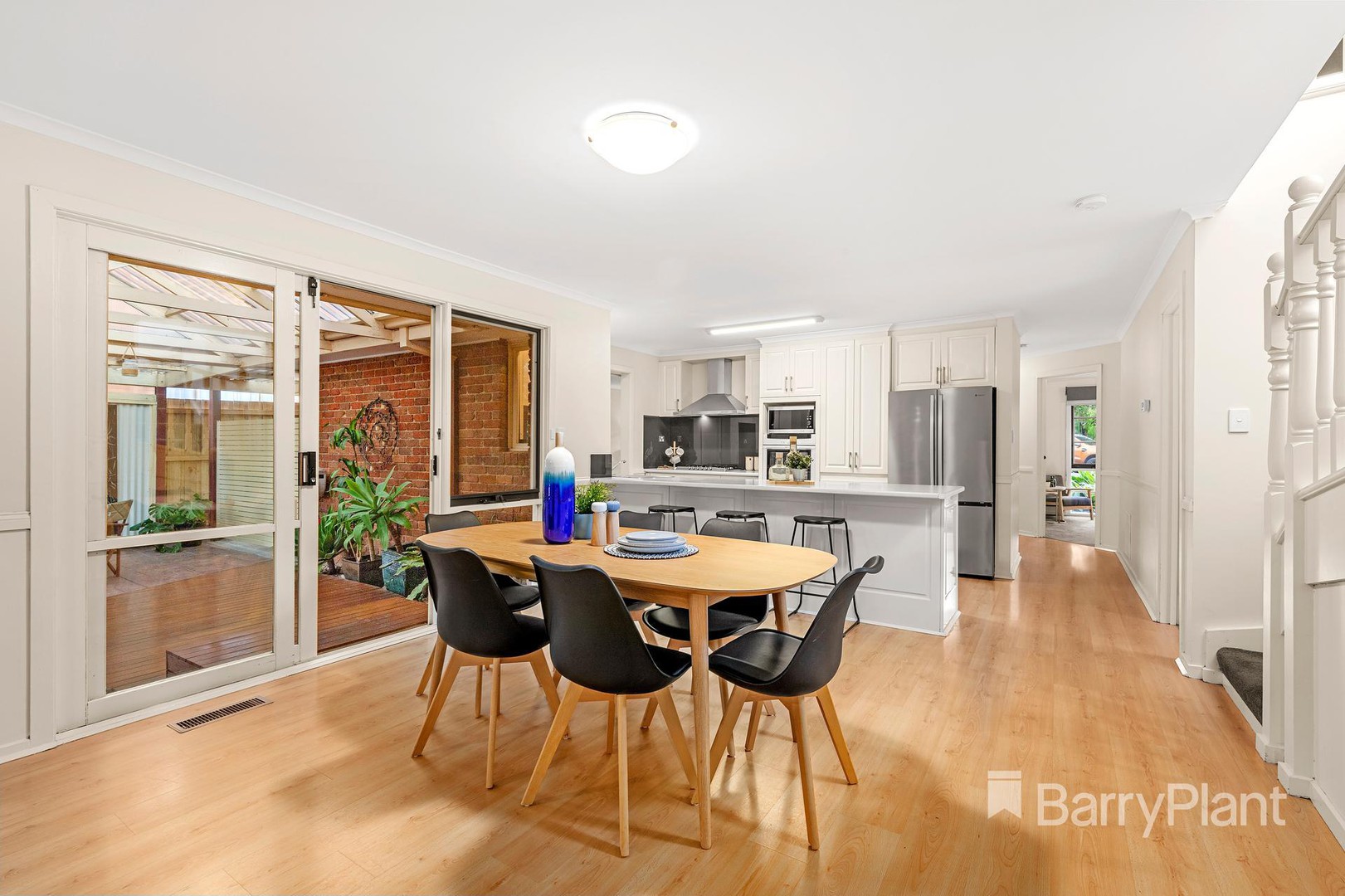 9 London CourtGreensborough, VIC 3088, Greensborough - Thumbnail 2