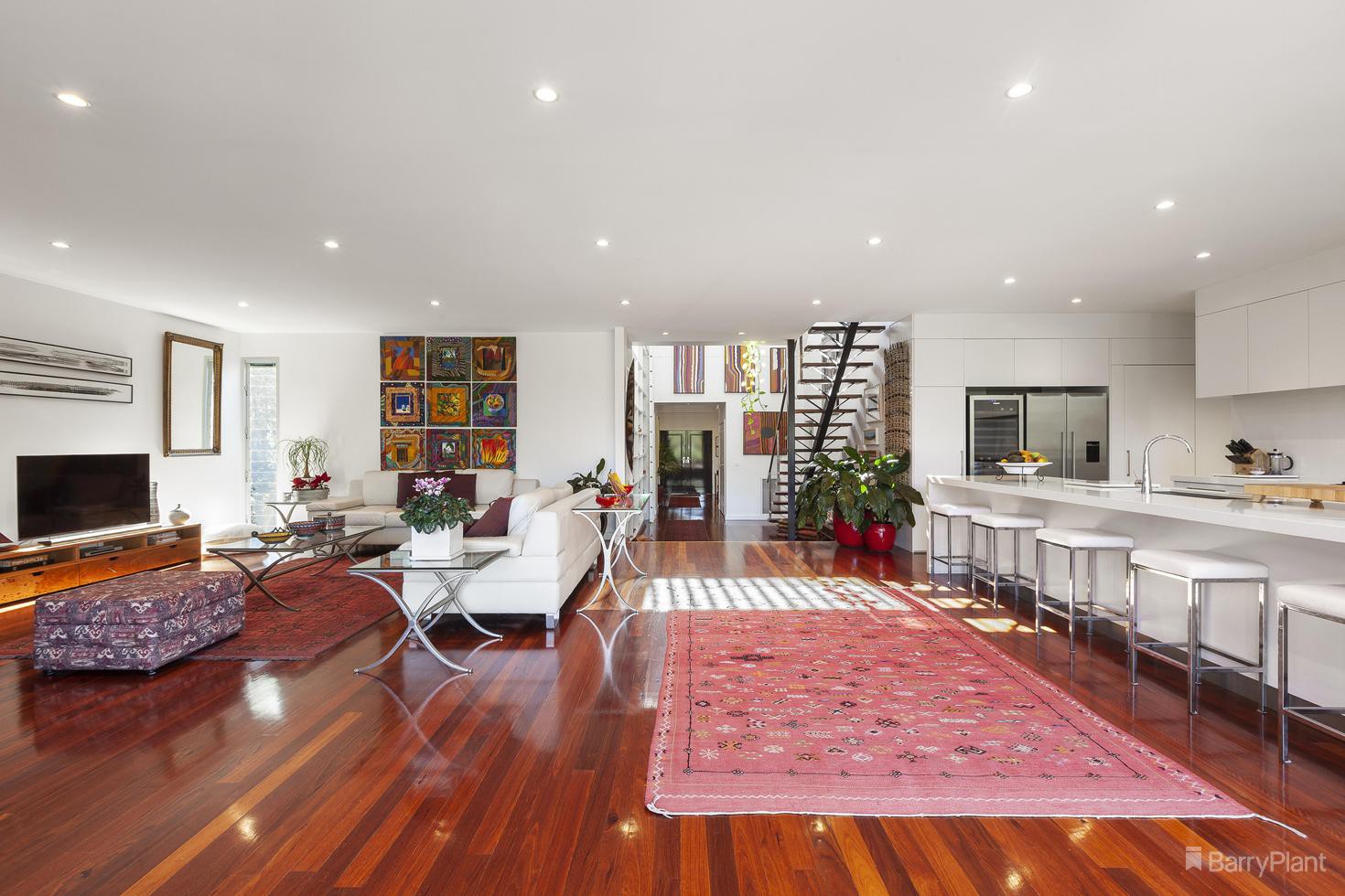 9 Lorraine Parade, Viewbank, VIC 3084, Viewbank - Thumbnail 2