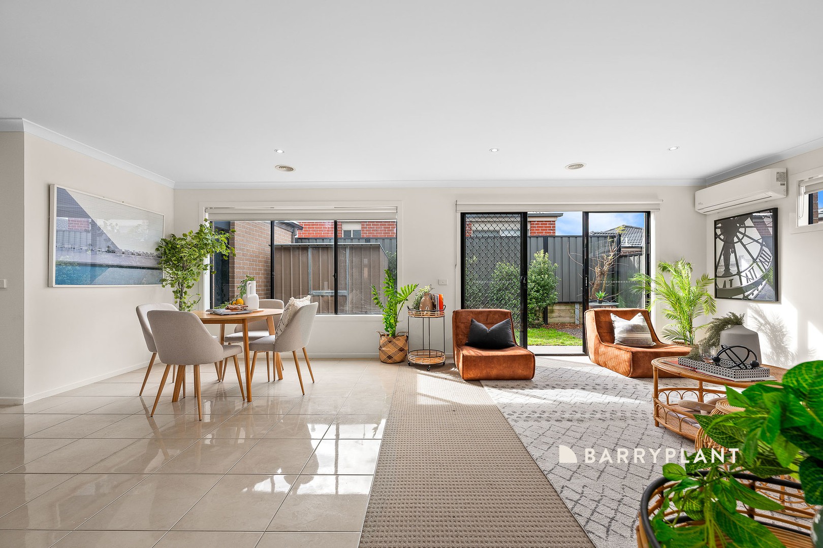 9 Macleod Circuit, Pakenham, VIC 3810, Pakenham - Thumbnail 2