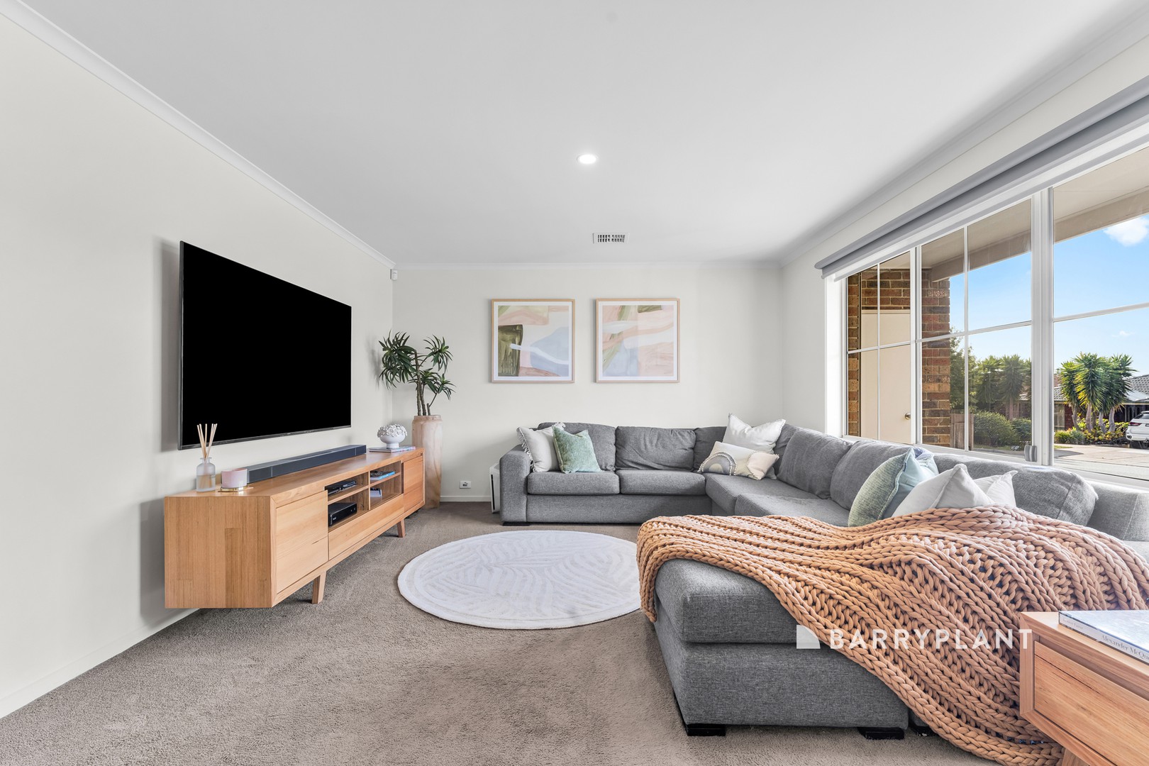 9 Madison Avenue, Narre Warren, VIC 3805 - Thumbnail 2 - 25/03/2026