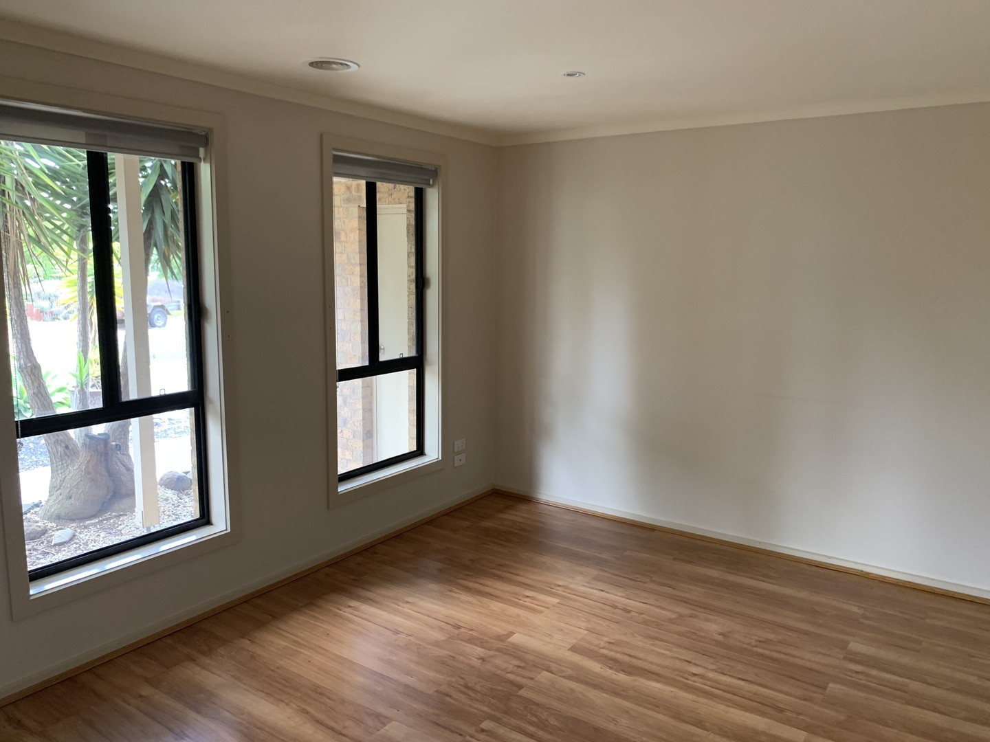 9 Manifera Close, Manor Lakes, VIC 3024 - Thumbnail 2 - 22/11/2021