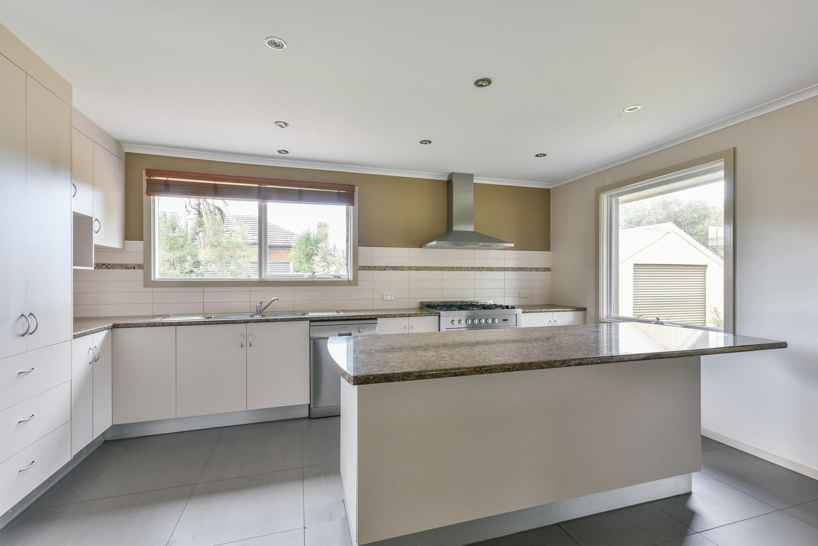9 Maramba Avenue, Grovedale, VIC 3216, Grovedale - Thumbnail 2