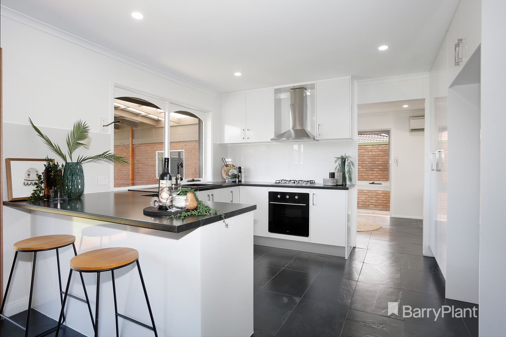 9 Marina CloseGladstone Park, VIC 3043, Gladstone Park - Thumbnail 4