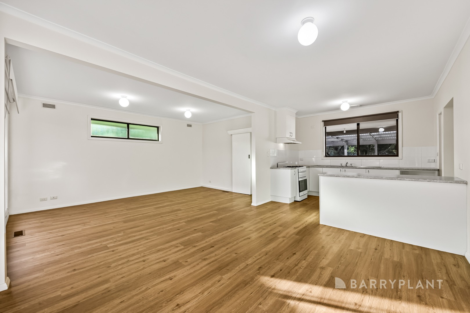 9 Maxlyn Avenue, Ballarat East, VIC 3350 - Thumbnail 2 - 20/11/2023