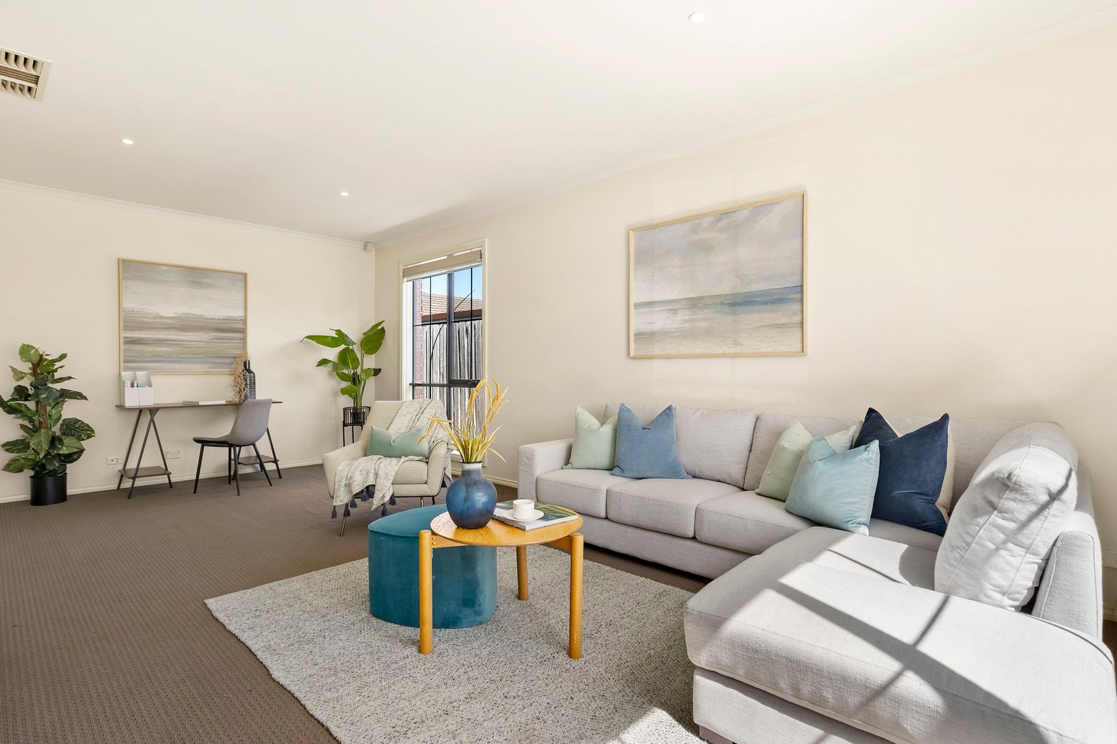 9 Mcginness Avenue, Roxburgh Park, VIC 3064 - Thumbnail 2 - 20/03/2025