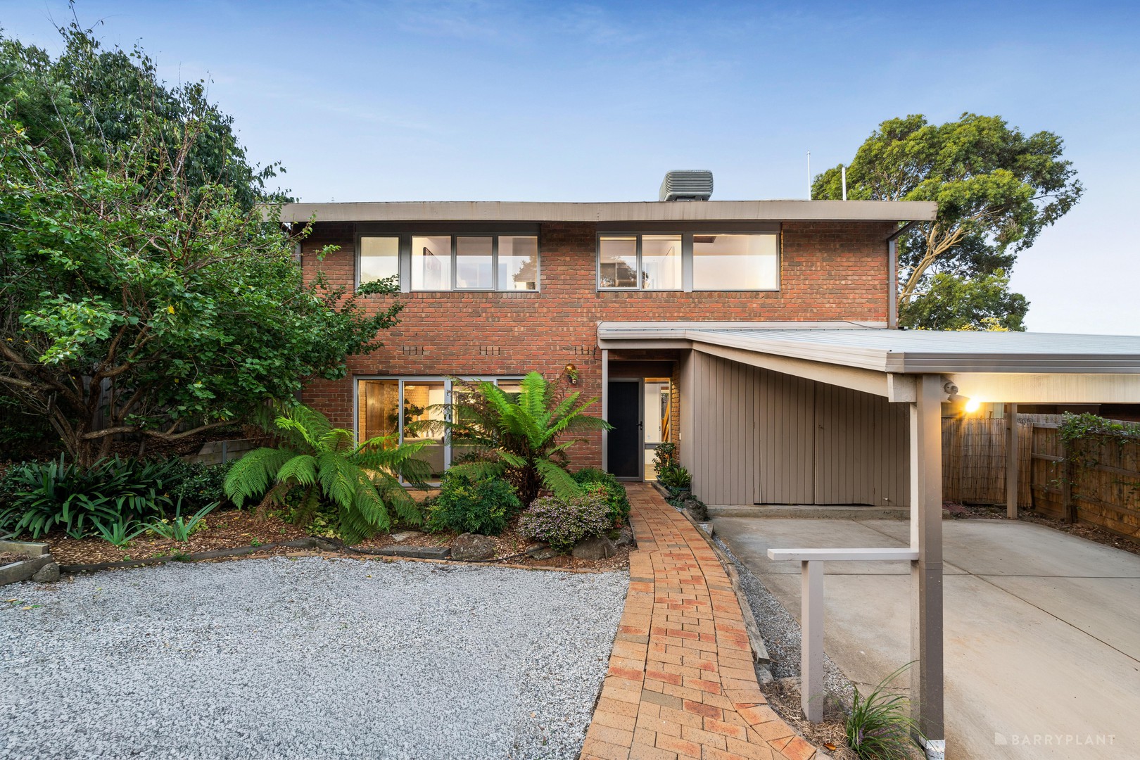 9 Meldrum Close, Doncaster East, VIC 3109 - Thumbnail 2 - 08/04/2026