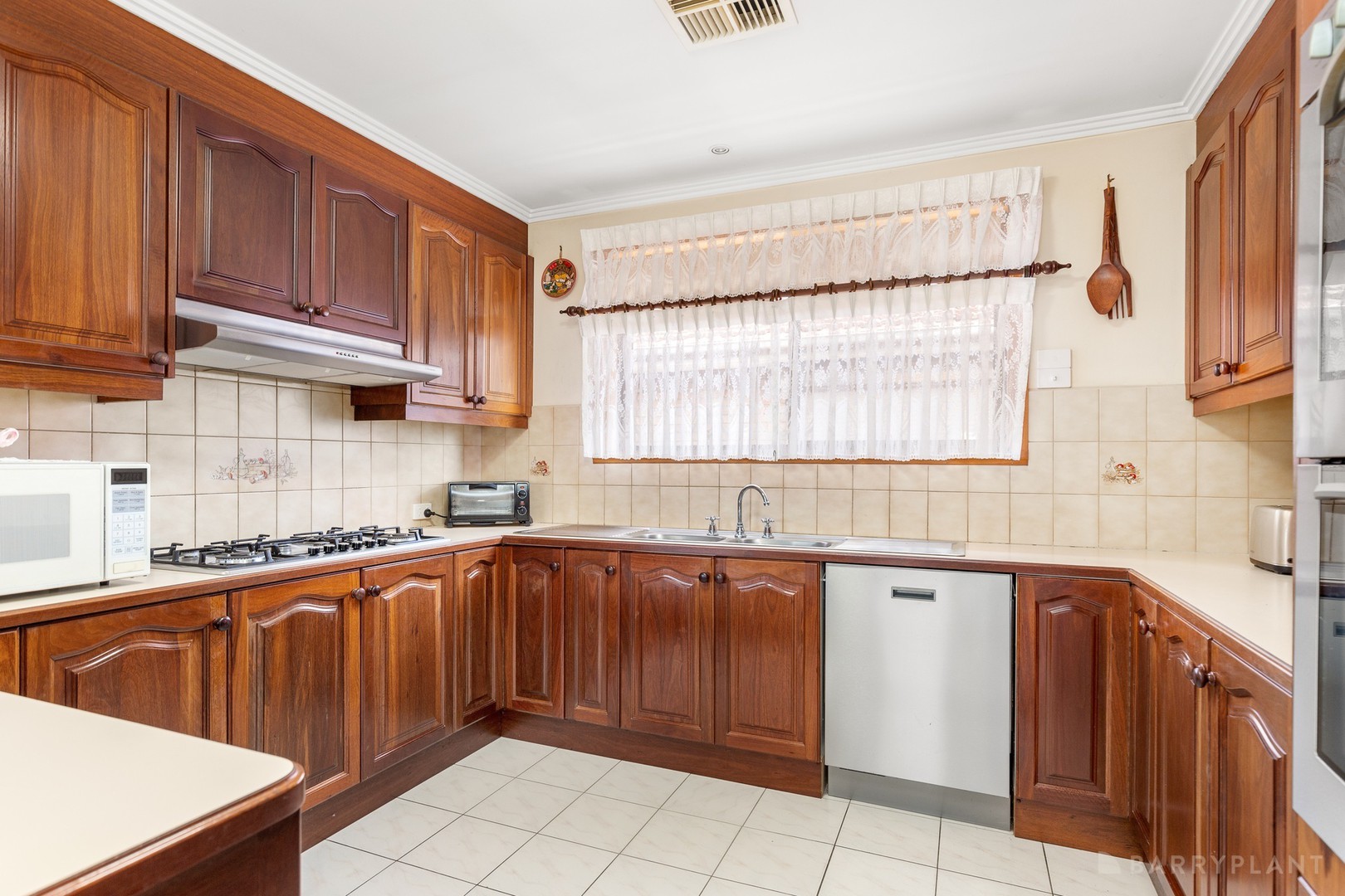 9 Melody Hill Court, Dandenong North, VIC 3175 - Thumbnail 2 - 22/01/2024