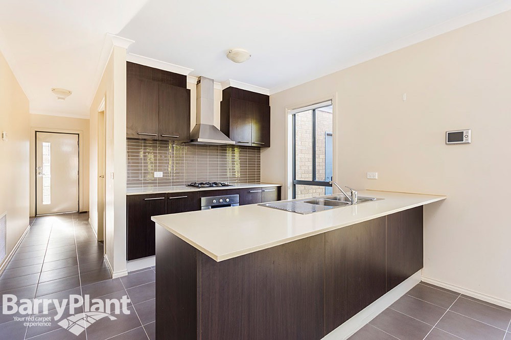 9 Menzies Avenue, Point Cook, VIC 3030, Point Cook - Thumbnail 3