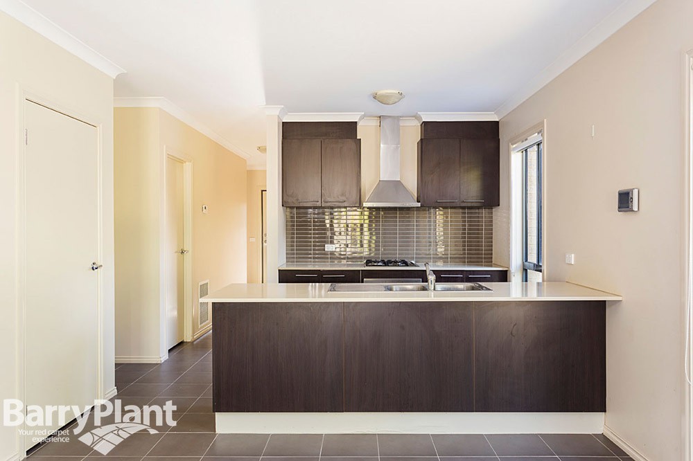 9 Menzies Avenue, Point Cook, VIC 3030, Point Cook - Thumbnail 4