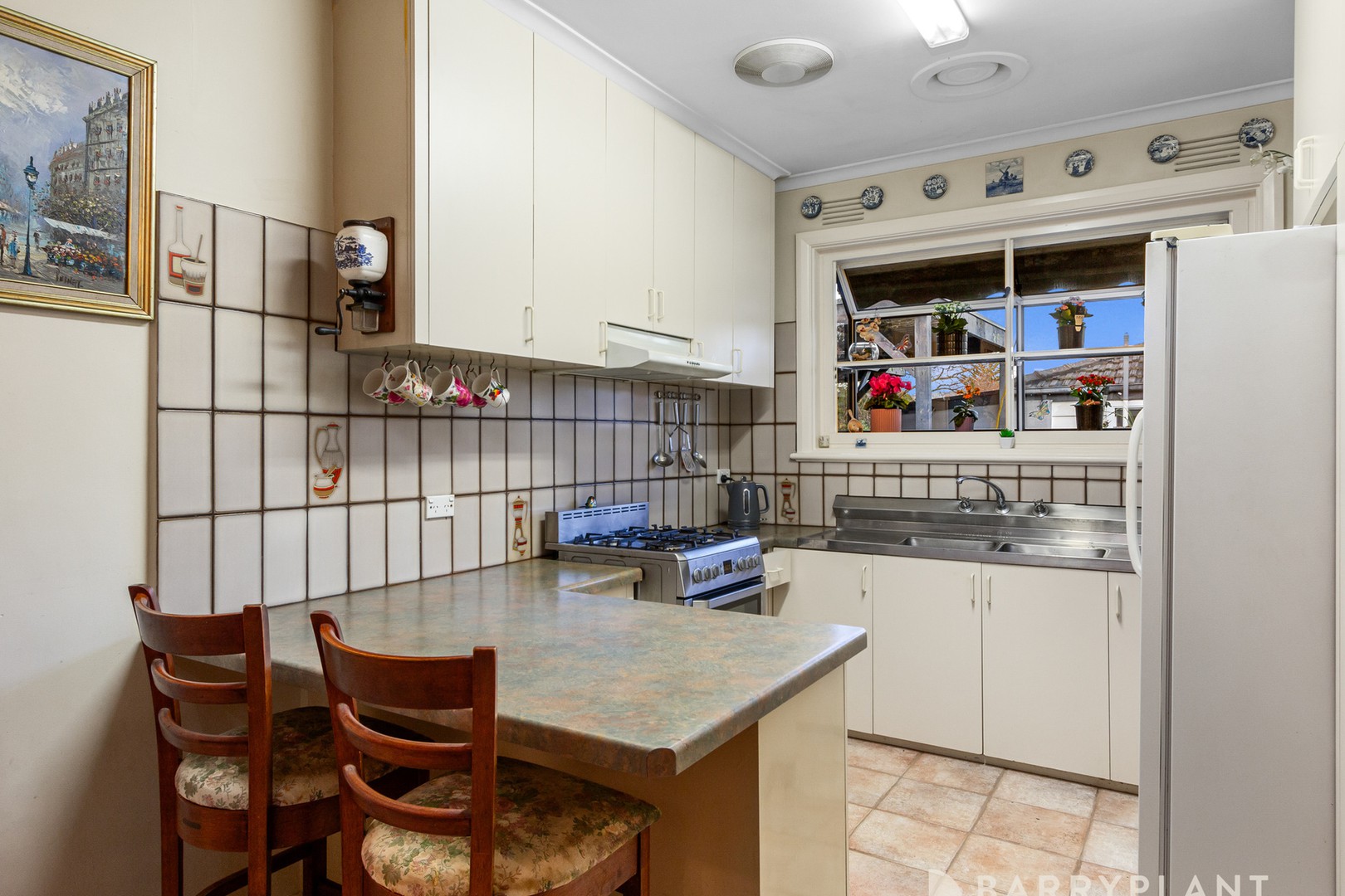 9 Monaro Close, Wantirna South, VIC 3152, Wantirna South - Thumbnail 3