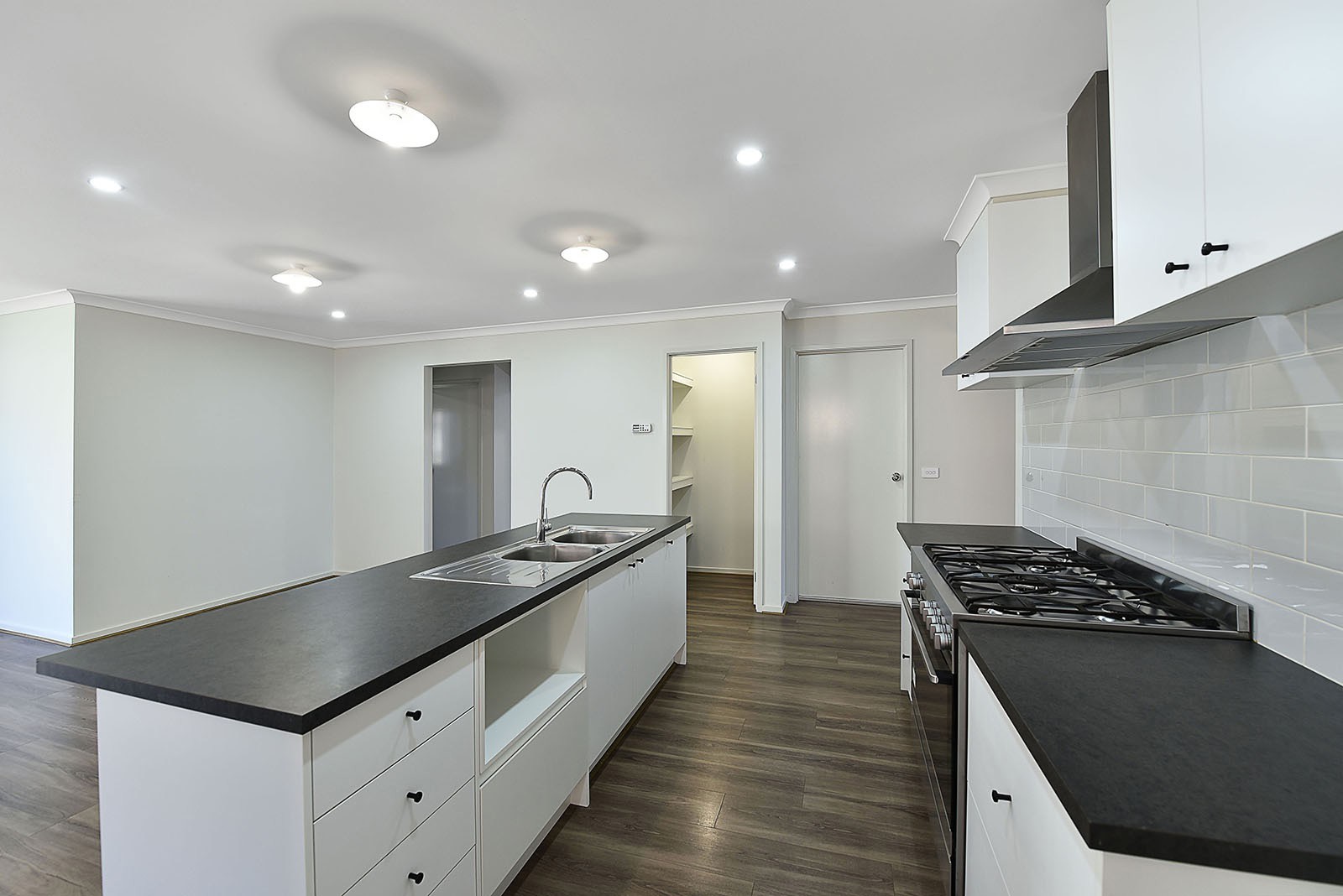 9 Morang Street, Mickleham, VIC 3064 - Thumbnail 2 - 10/11/2025