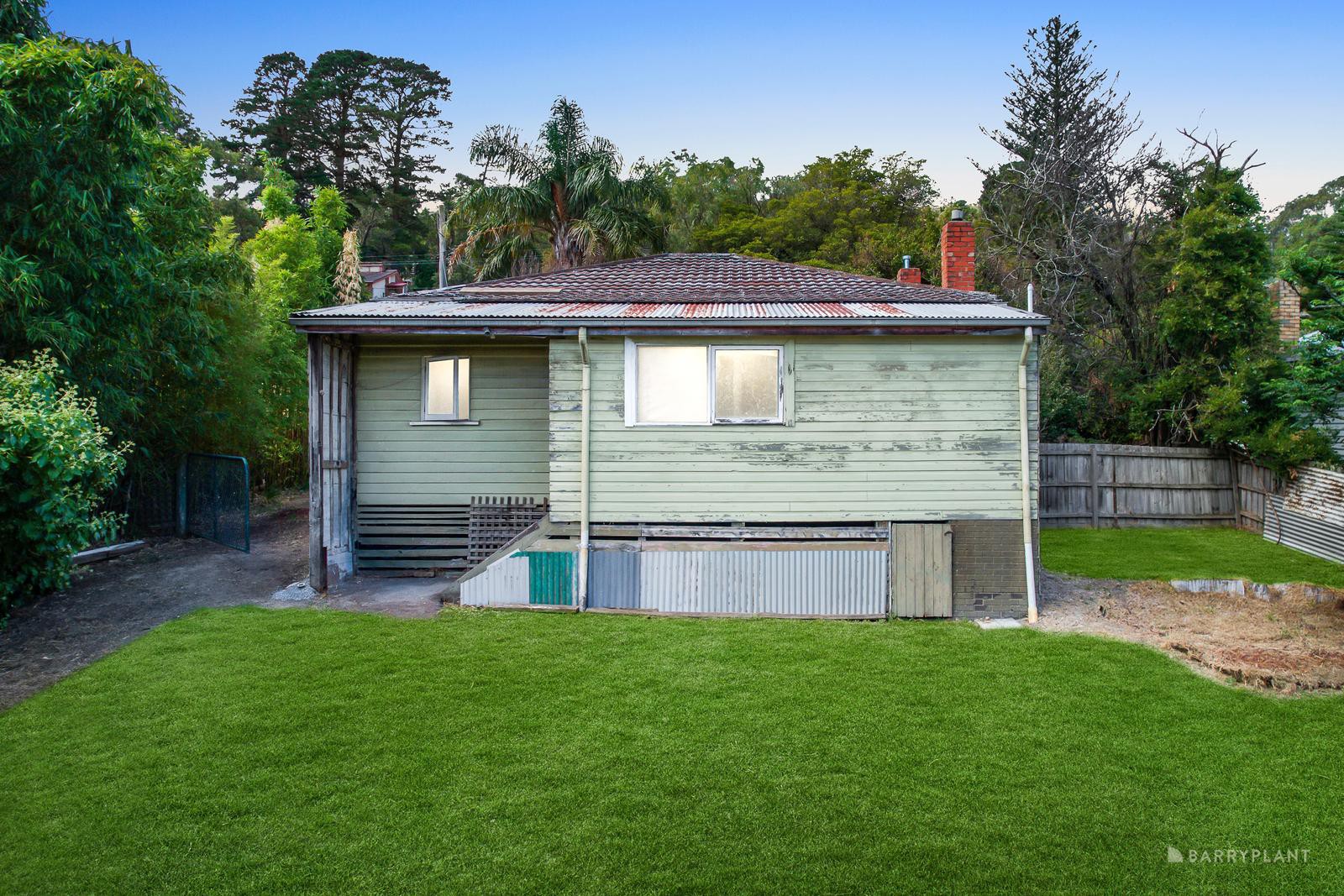 9 Myrtle Crescent, Ferntree Gully, VIC 3156 - Thumbnail 2 - 26/02/2025