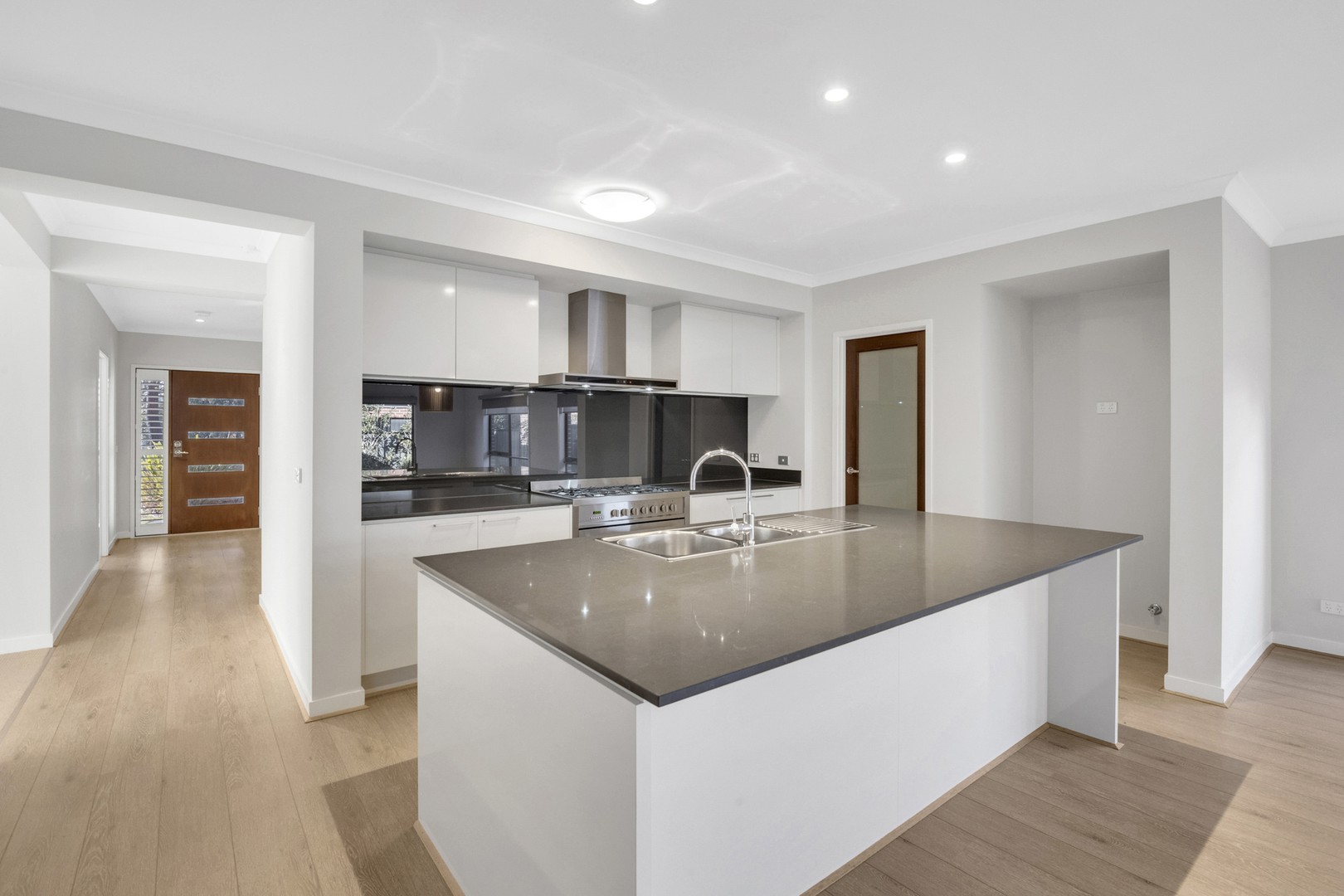9 Nattai Street, Craigieburn, VIC 3064, Craigieburn - Thumbnail 2