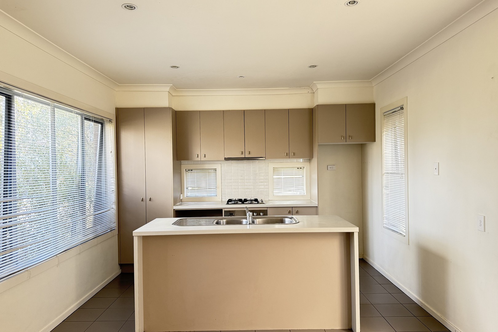 9 Nero Walk, Epping, VIC 3076, Epping - Thumbnail 2