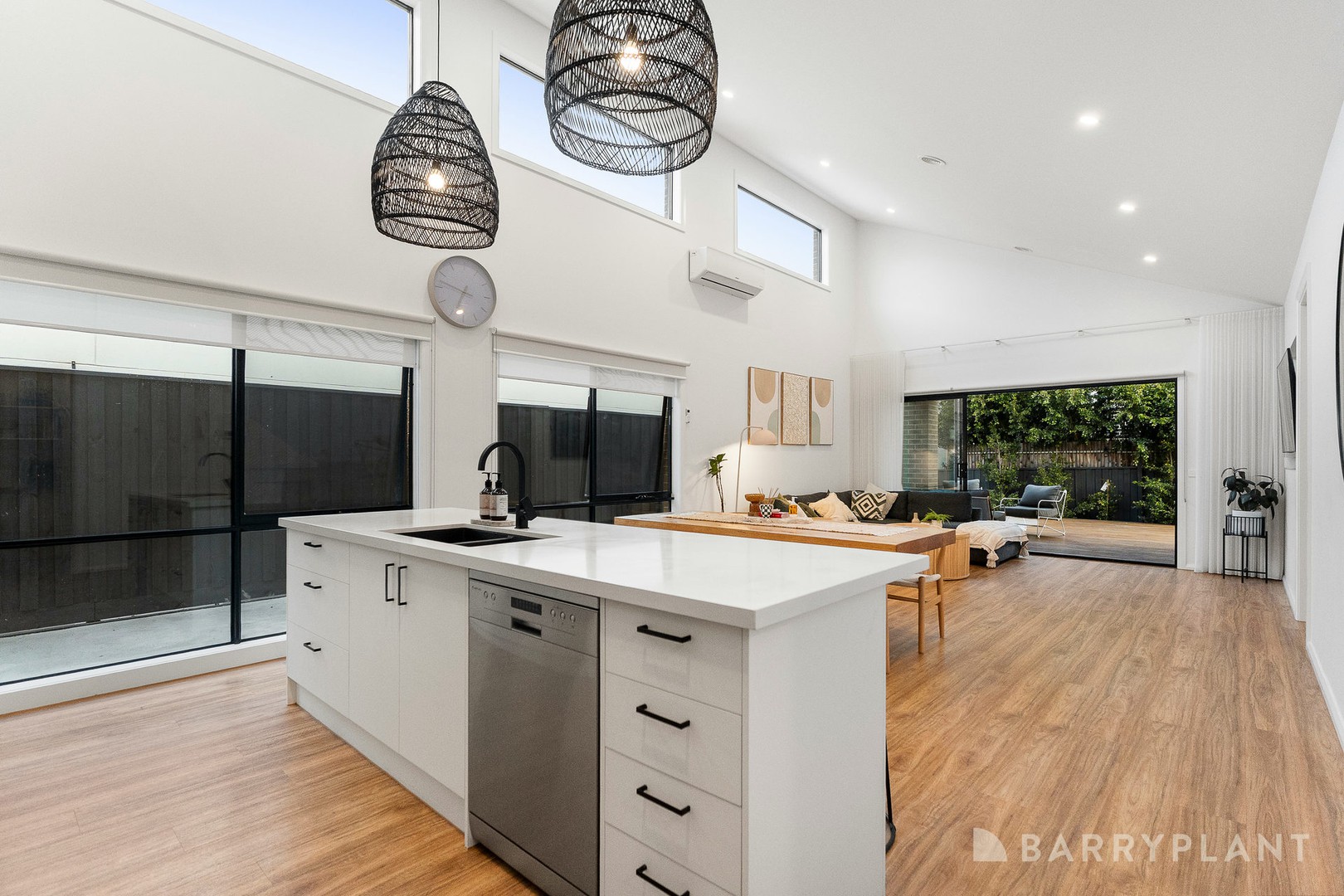 9 Nightmarch Street, Officer, VIC 3809, Officer - Thumbnail 2