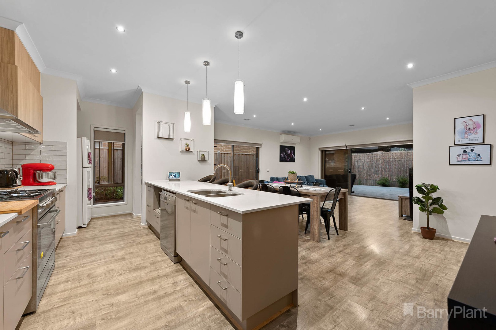 9 Nirvana Avenue, Officer, VIC 3809, Officer - Thumbnail 4