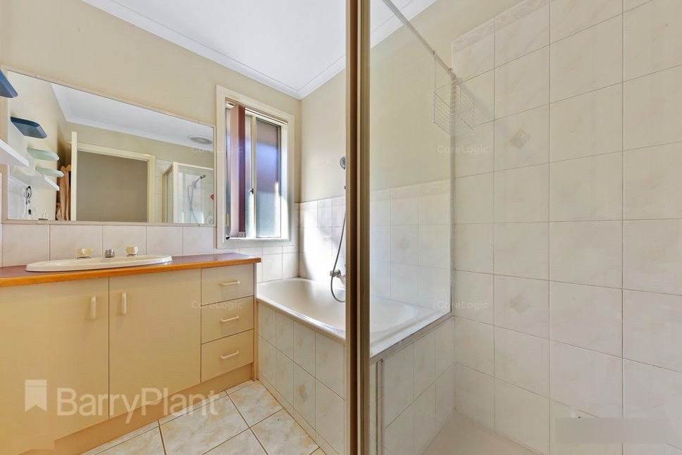 9 Northampton Crescent, Caroline Springs, VIC 3023, Caroline Springs - Thumbnail 8