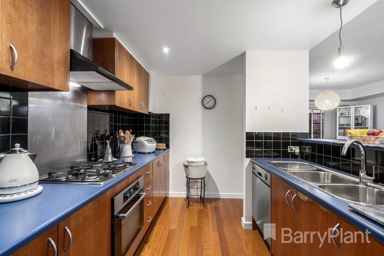 9 Oakden Drive, Bundoora, VIC 3083 - Thumbnail 2 - 07/03/2022