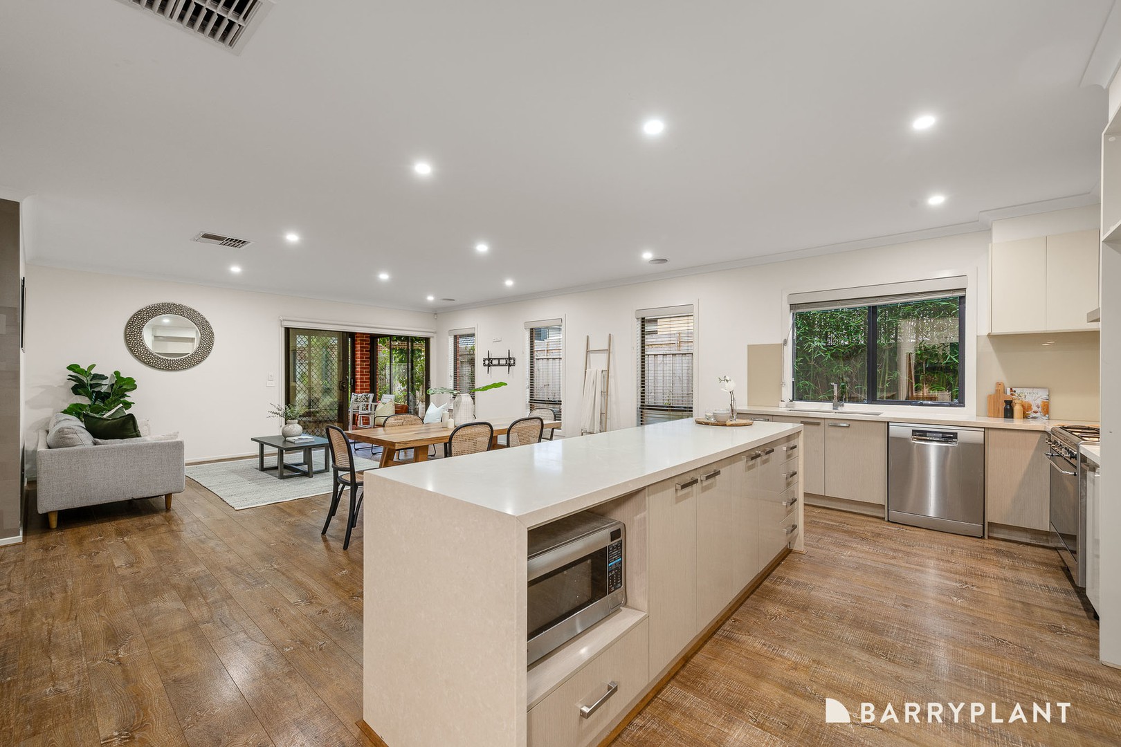 9 Orpington Drive, Clyde North, VIC 3978, Clyde North - Thumbnail 5