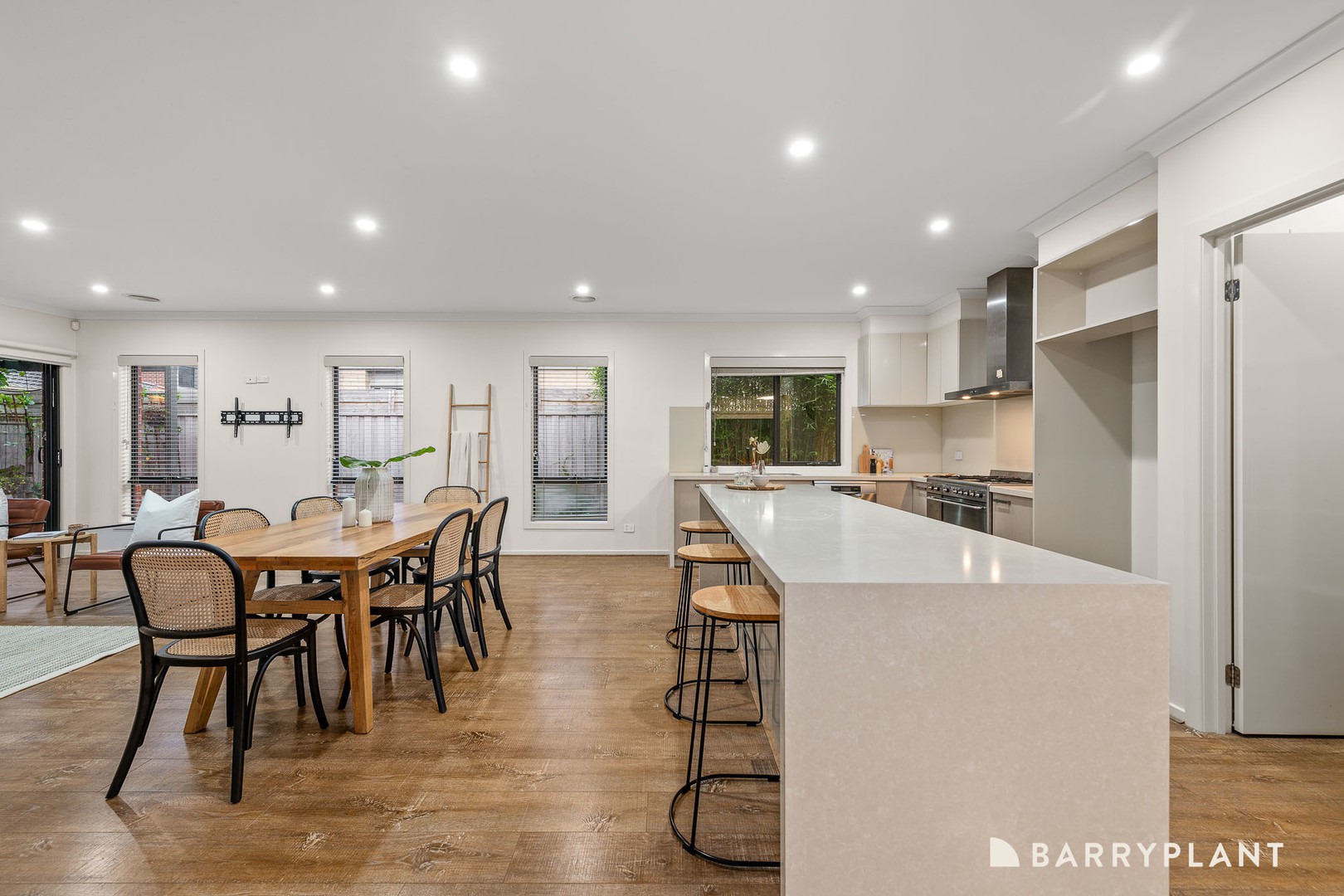 9 Orpington Drive, Clyde North, VIC 3978, Clyde North - Thumbnail 6