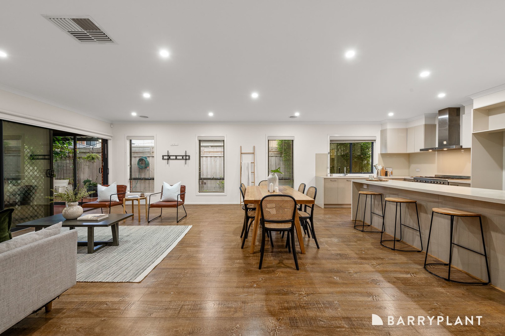 9 Orpington Drive, Clyde North, VIC 3978, Clyde North - Thumbnail 8