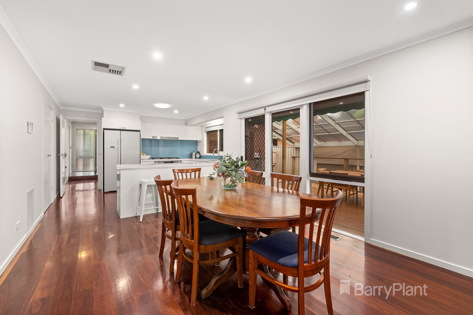 9 Parry  Road, Eltham, VIC 3095 - Thumbnail 2 - 16/11/2021