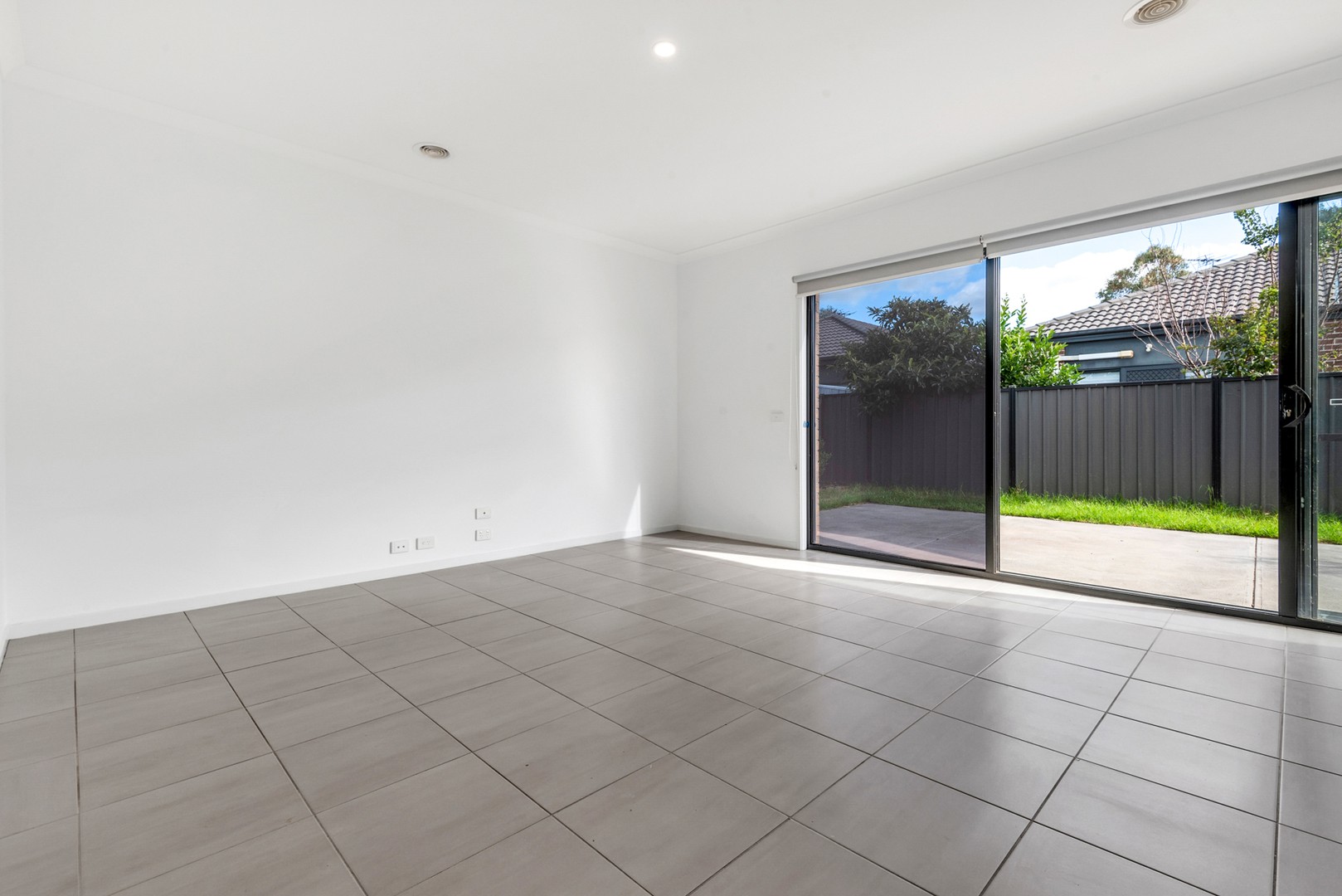 9 Pembury Street, Craigieburn, VIC 3064, Craigieburn - Thumbnail 3
