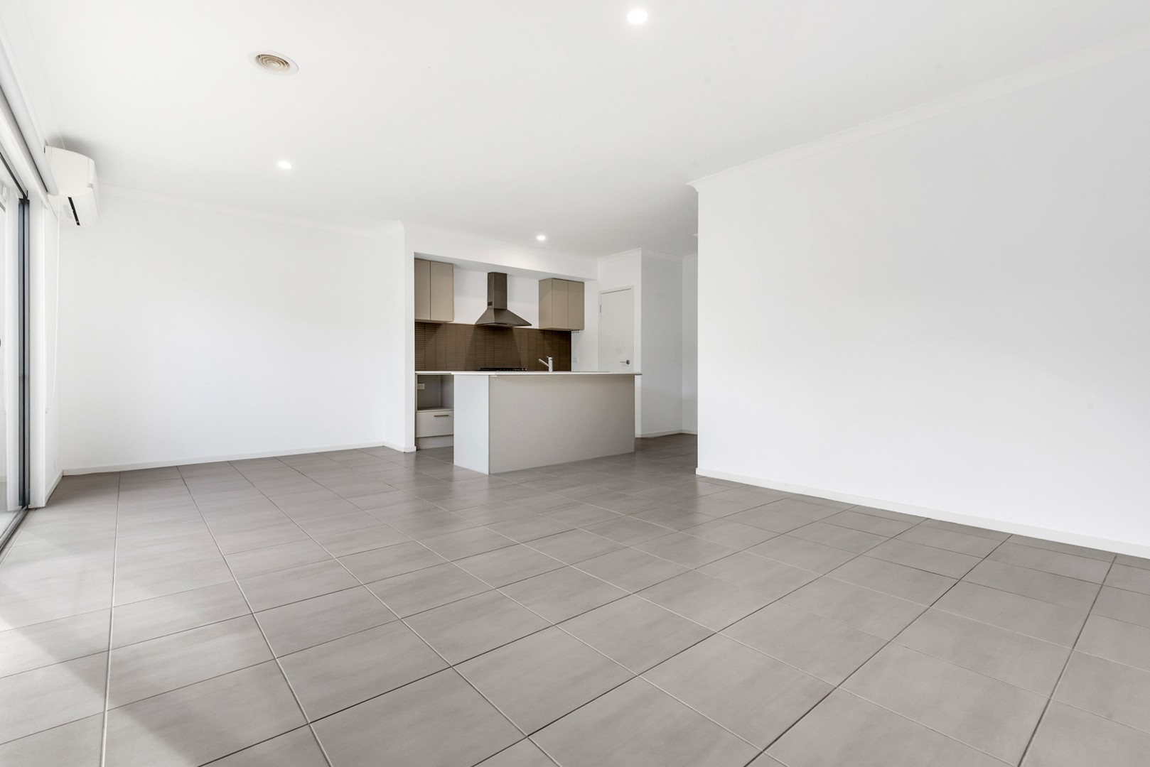 9 Pembury Street, Craigieburn, VIC 3064, Craigieburn - Thumbnail 4