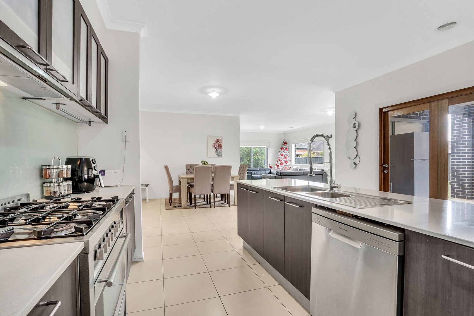 9 Perth Street, Craigieburn, VIC 3064, Craigieburn - Thumbnail 3