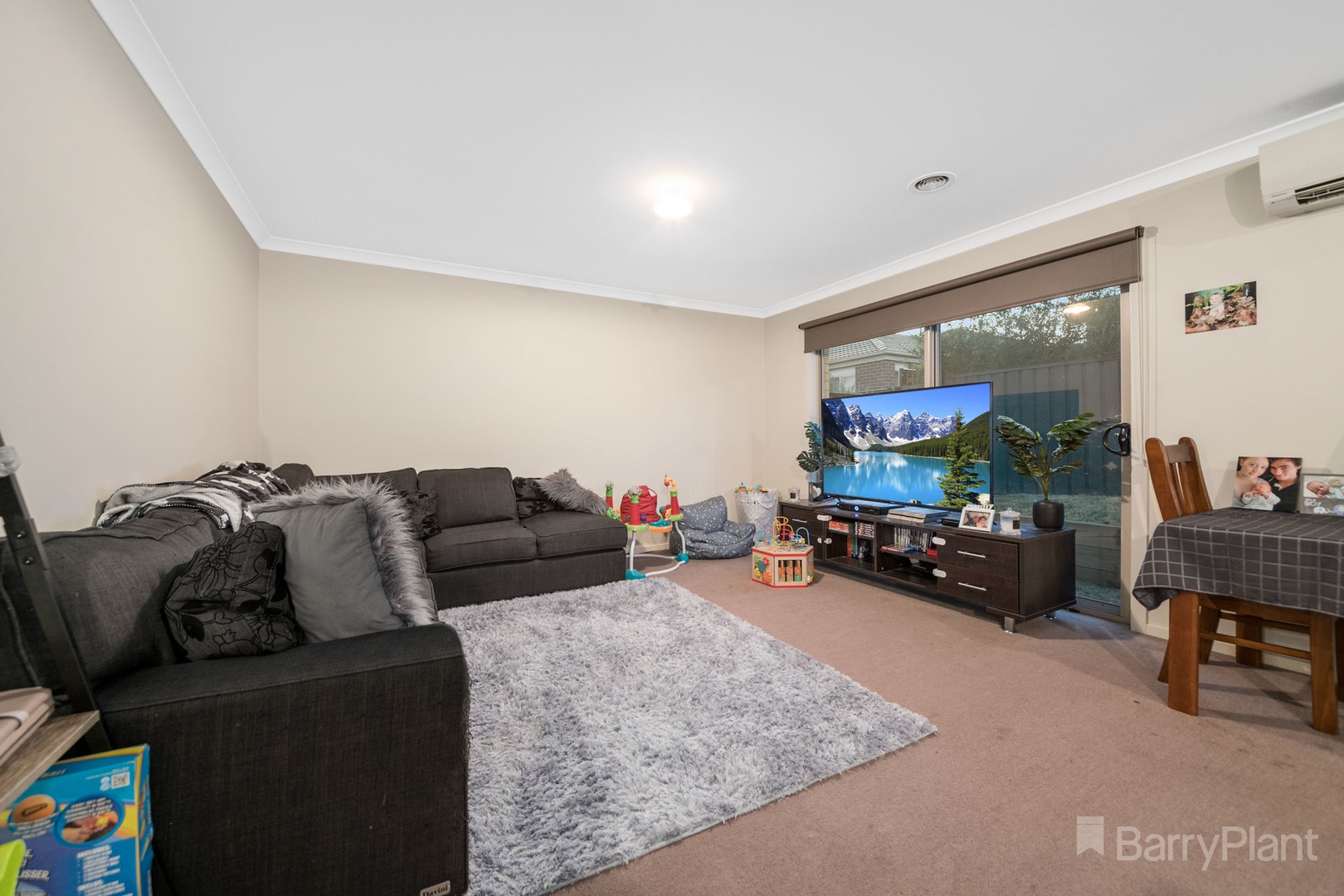 9 Pointer Drive, Pakenham, VIC 3810 - Thumbnail 2 - 22/11/2021