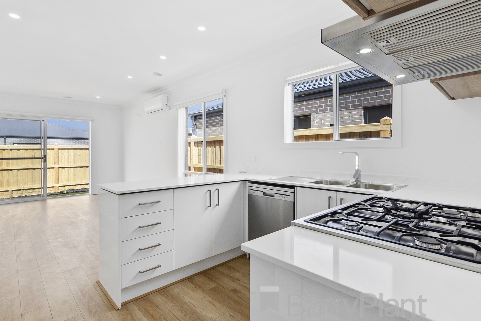 9 Potts Road, Tarneit, VIC 3029, Tarneit - Thumbnail 2