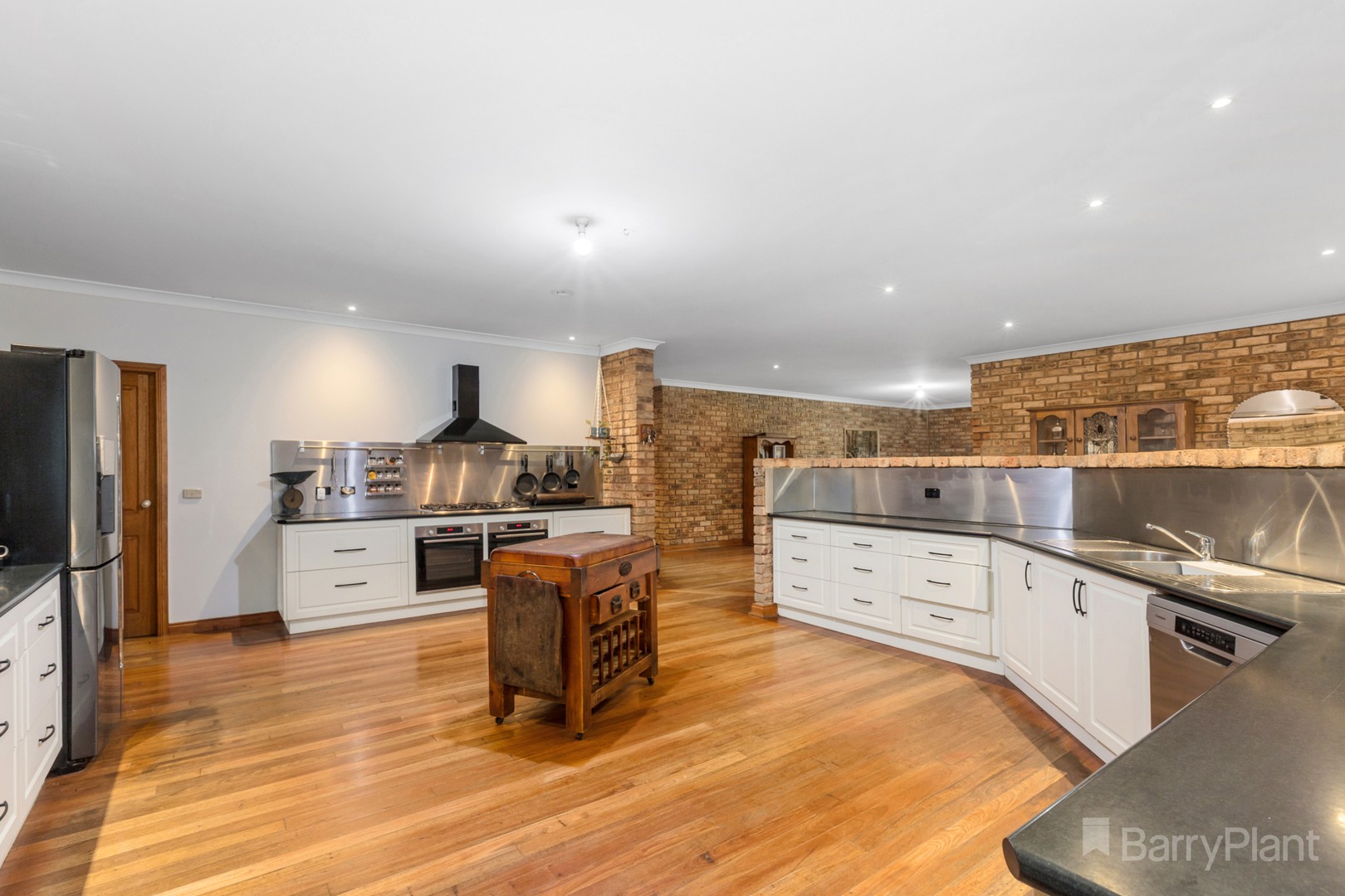 9 Pretty Sally Drive, Wallan, VIC 3756, Wallan - Thumbnail 3