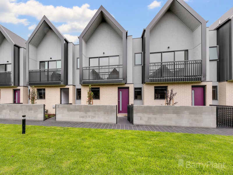 9 Ripplebrook Walk, Pakenham, VIC 3810 - Image - 11/12/2025