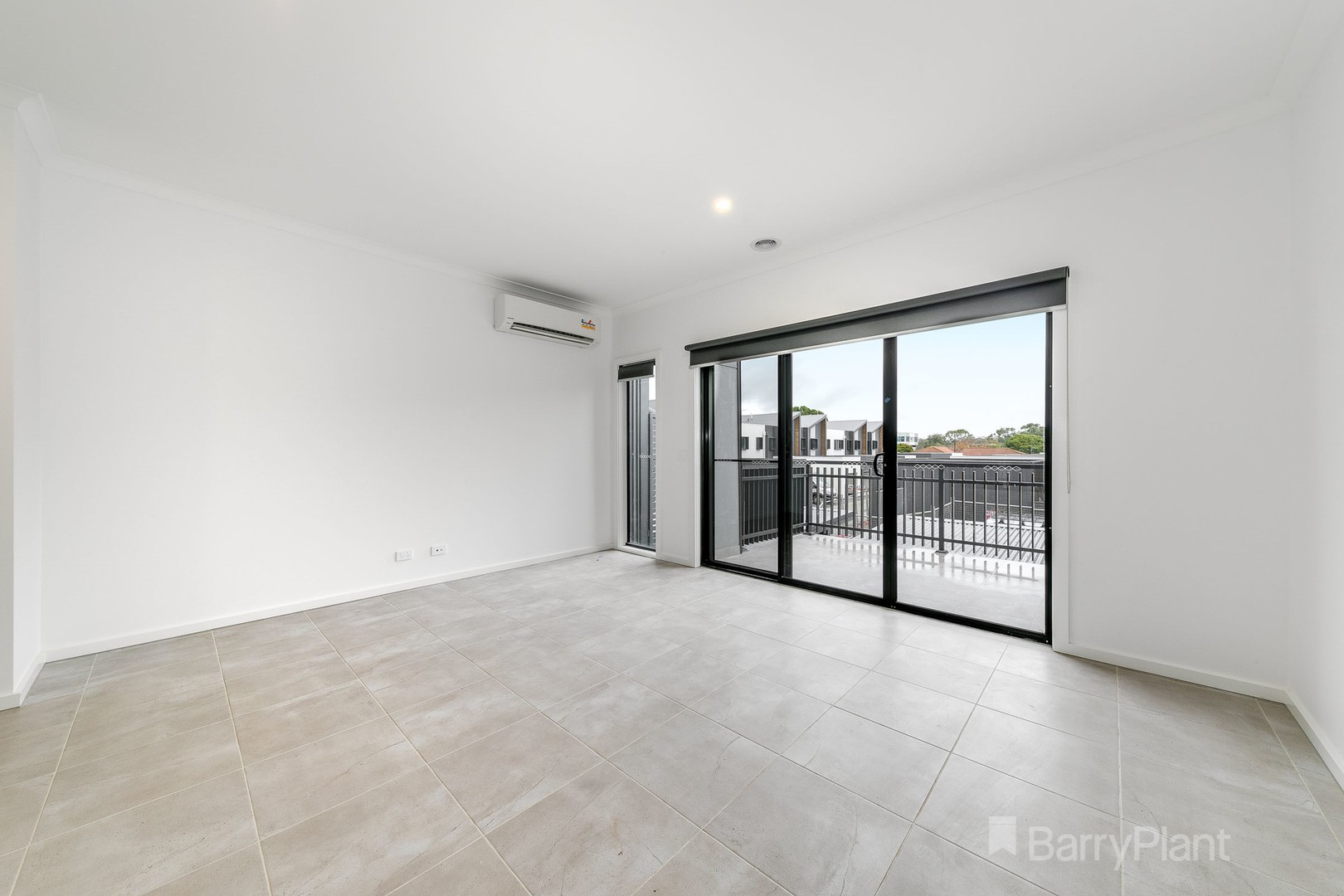 9 Ripplebrook Walk, Pakenham, VIC 3810, Pakenham - Thumbnail 3