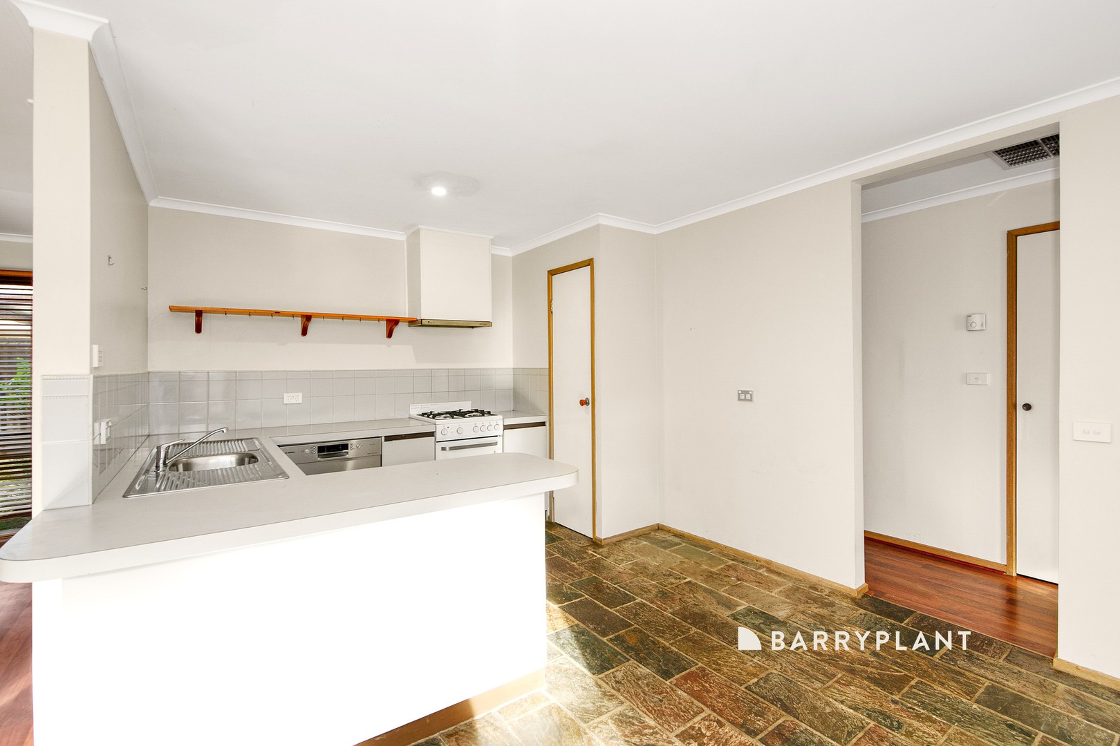 9 Rosemont Drive, Narre Warren, VIC 3805, Narre Warren - Thumbnail 5