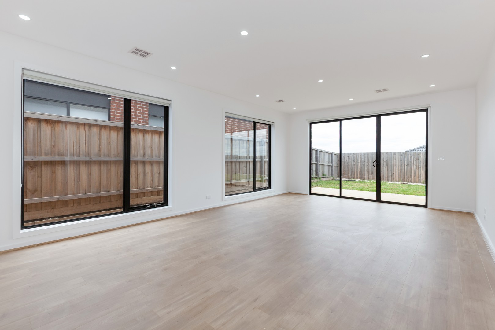 9 Royal Spoonbill Loop, Wallan, VIC 3756 - Thumbnail 2 - 07/12/2025