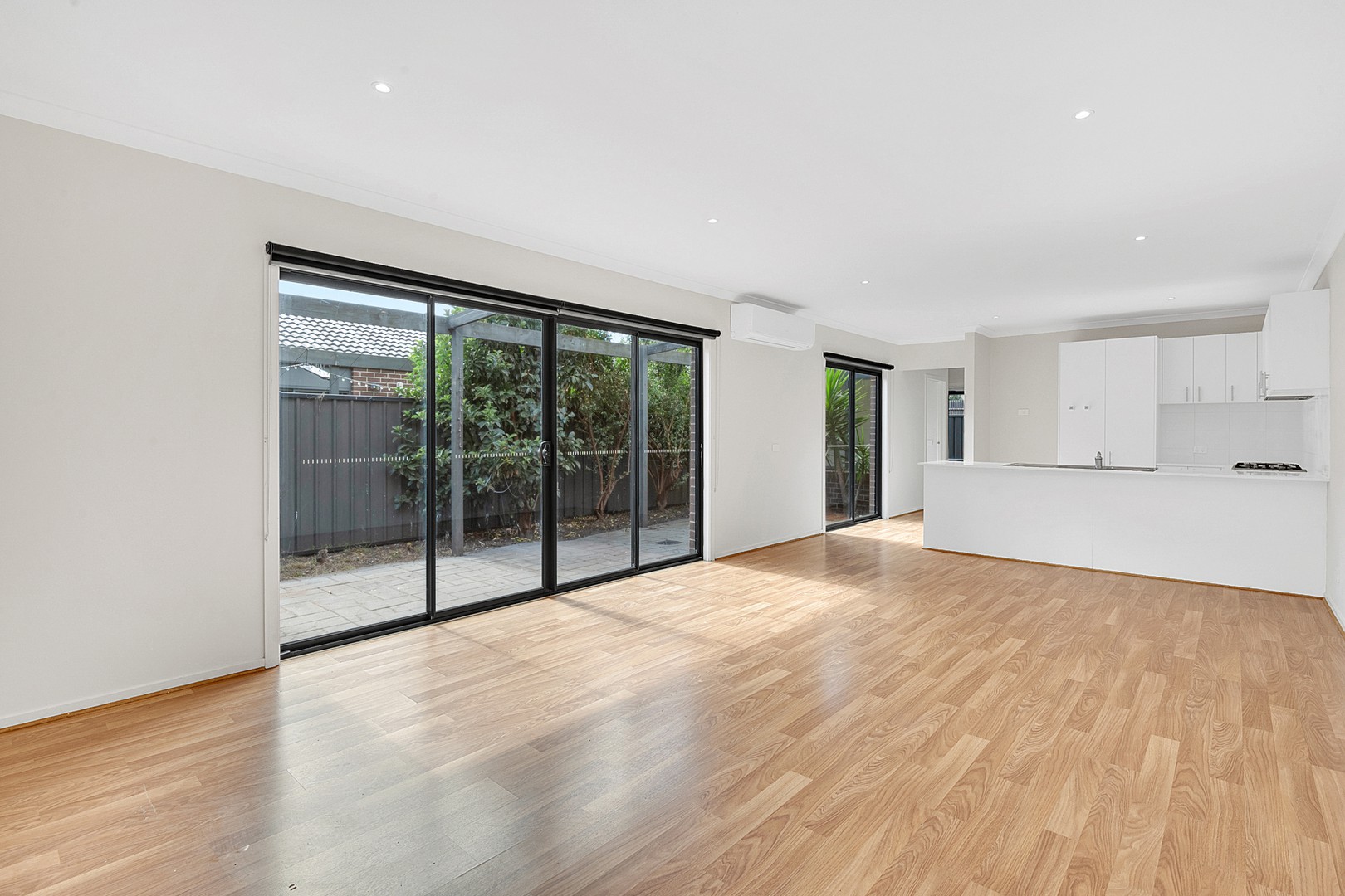 9 Saint Road, Craigieburn, VIC 3064, Craigieburn - Thumbnail 2