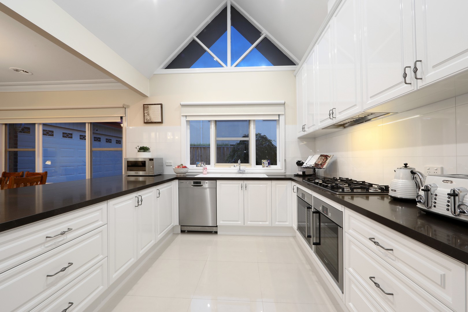9 Salerno Way, Rowville, VIC 3178, Rowville - Thumbnail 4