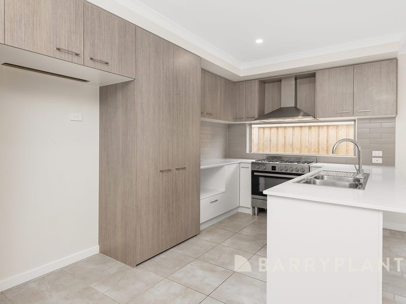 9 Salters Street, Thornhill Park, VIC 3335, Thornhill Park - Thumbnail 2