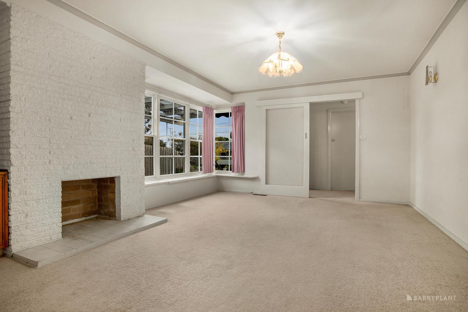 9 Salvana Avenue, Mitcham, VIC 3132, Mitcham - Thumbnail 2