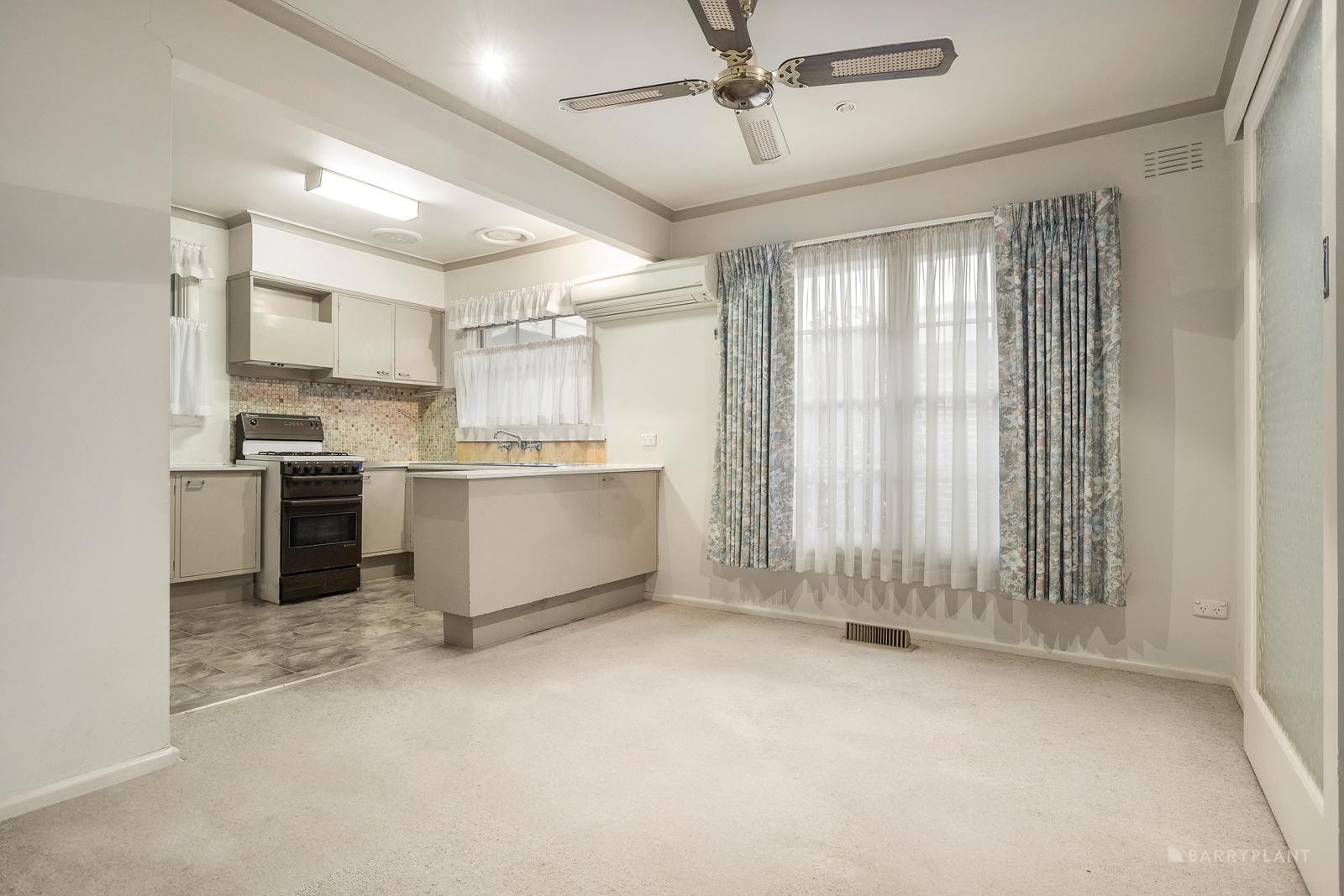 9 Salvana Avenue, Mitcham, VIC 3132, Mitcham - Thumbnail 4