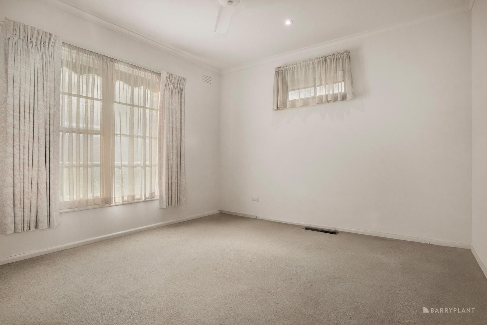 9 Salvana Avenue, Mitcham, VIC 3132, Mitcham - Thumbnail 6