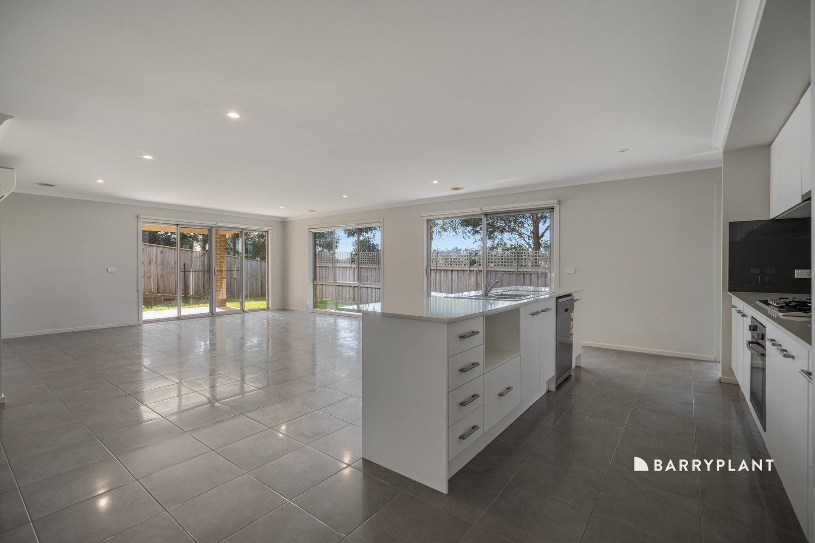 9 Saxon Road, Drouin, VIC 3818 - Thumbnail 2 - 31/08/2026