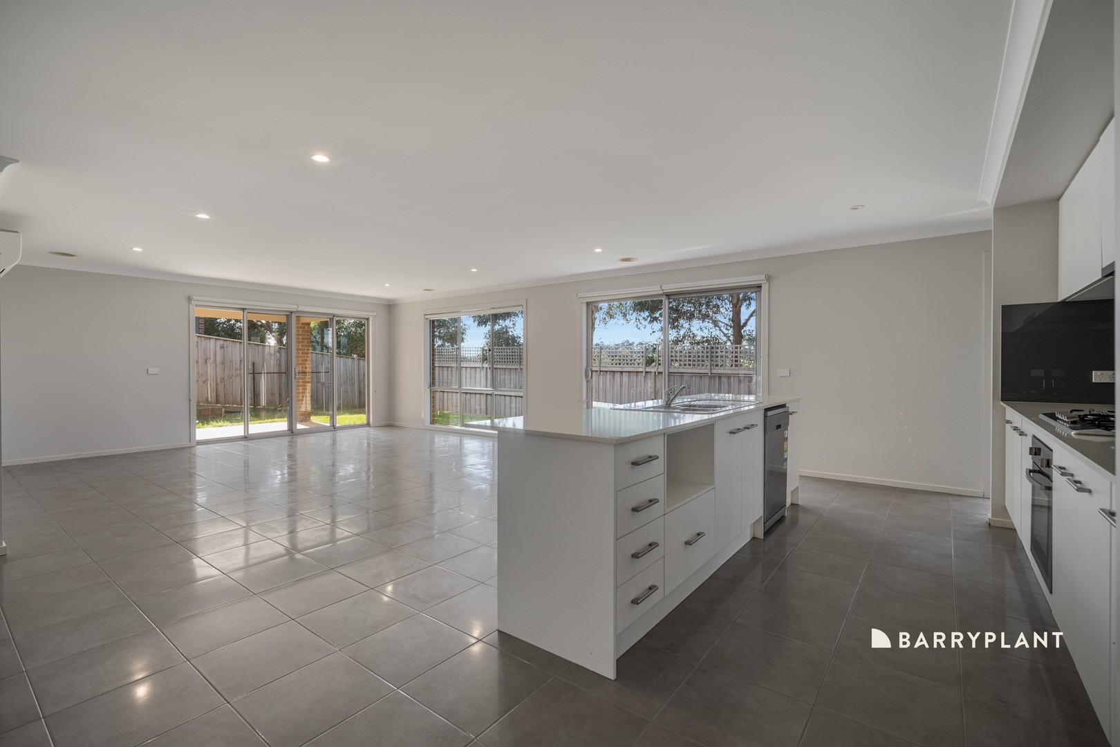 9 Saxon Road, Drouin, VIC 3818 - Thumbnail 2 - 31/08/2026