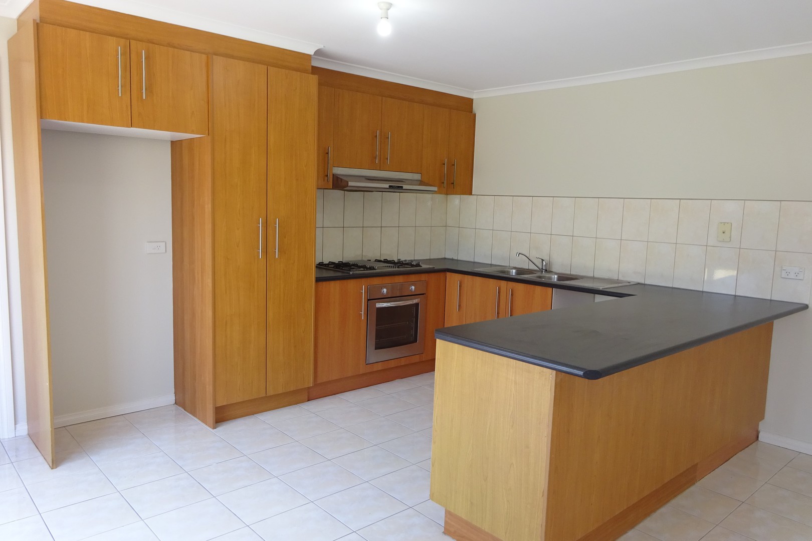 9 Severn Court, Roxburgh Park, VIC 3064, Roxburgh Park - Thumbnail 2