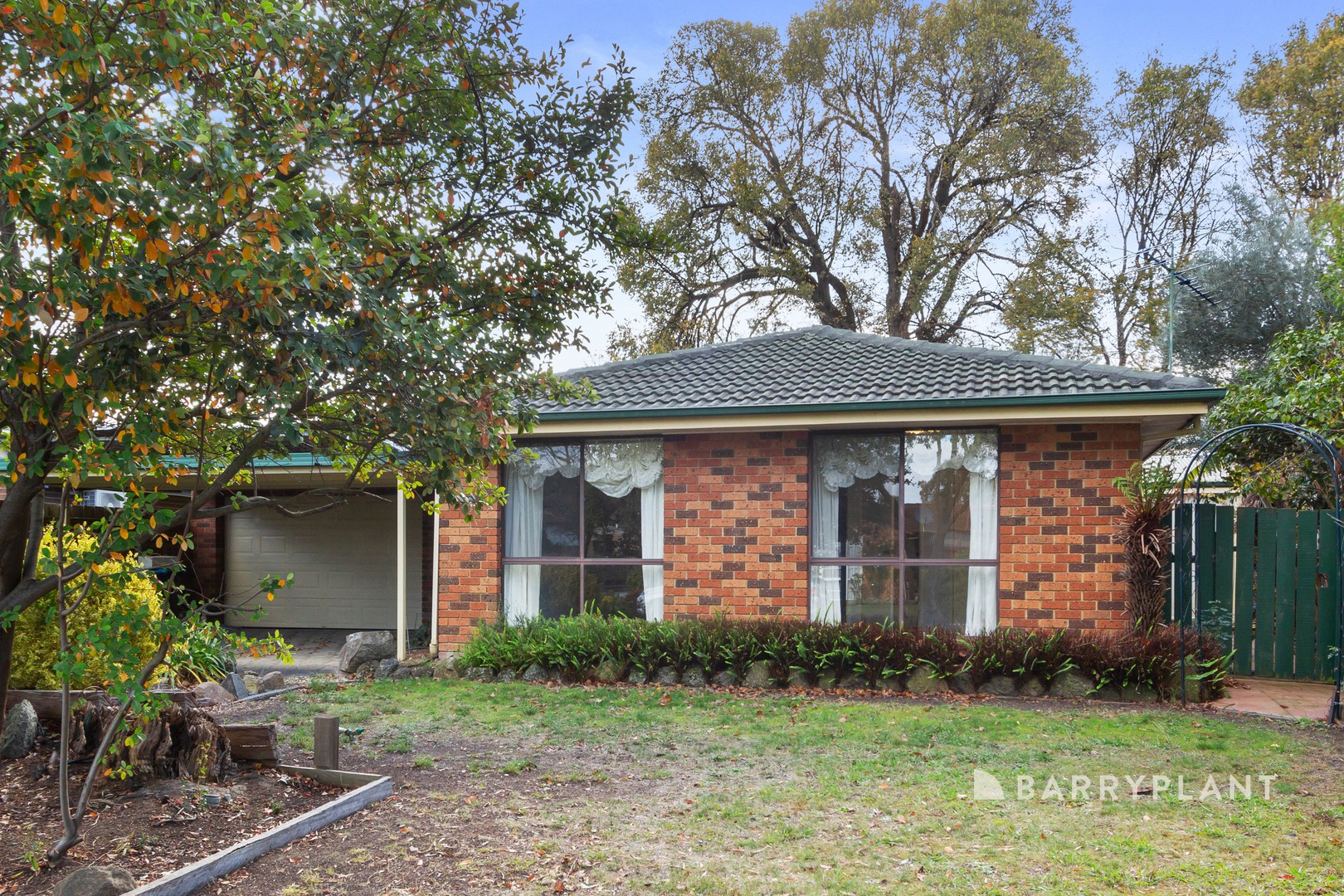 9 Sheraton Crescent, Ferntree Gully, VIC 3156, Ferntree Gully - Thumbnail 2