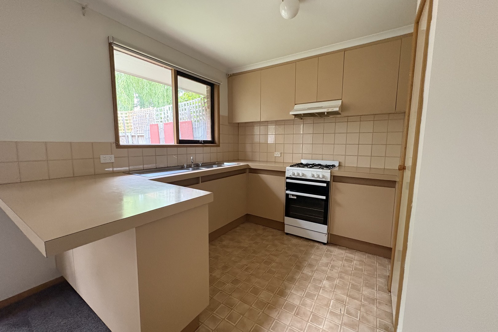 9 Shoppers Lane, Taylors Lakes, VIC 3038 - Thumbnail 2 - 09/09/2025