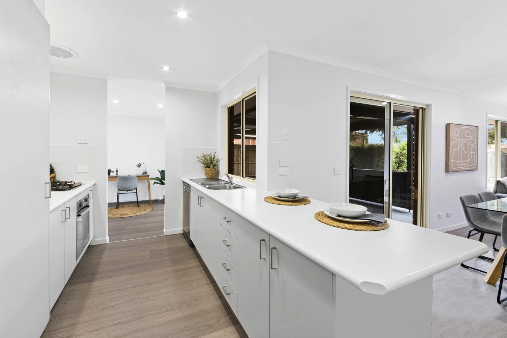 9 Silvana Way, Hillside, VIC 3037, Hillside - Thumbnail 4